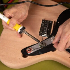 Solomon SL-30 Soldering Station - StewMac -Fine Musical Instruments 0501 4 3000