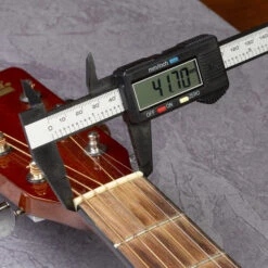 Featherweight Digital Caliper - StewMac -Fine Musical Instruments 10447 4 3000