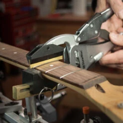 Jaws Fret Press - StewMac -Fine Musical Instruments 4431 3 inshop 2400px