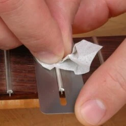 3M Flexible Polishing Papers - StewMac -Fine Musical Instruments 6040 3 on fret 2000px